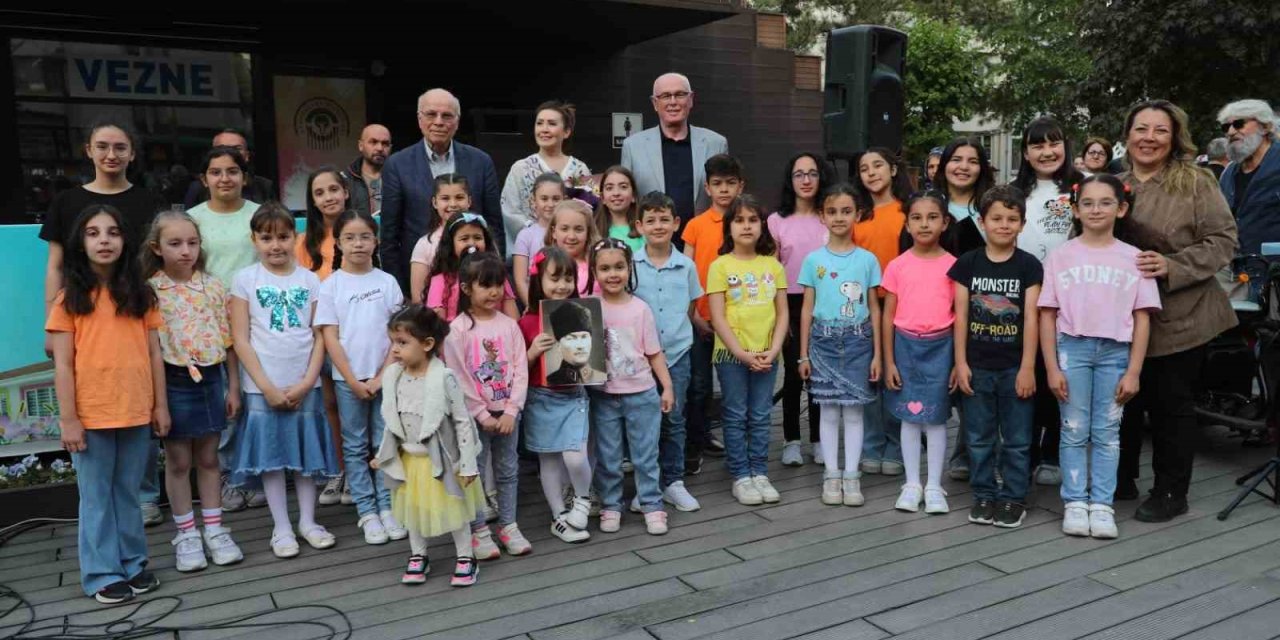 Çocuk Korosu Dinleyicilerden Tam Not Aldı