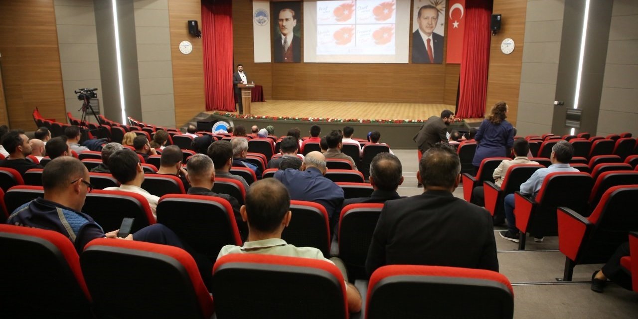 Melikgazi Belediyesi, ’dijital Yaşam Ve İletişim’ Konulu Eğitim Verdi