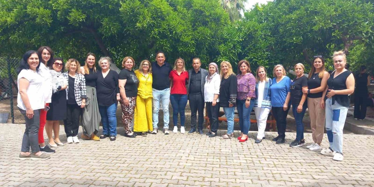 Antalya’nın Kadın Muhtarları Bir Araya Gelip Hem Öğrendiler Hem Eğlendiler