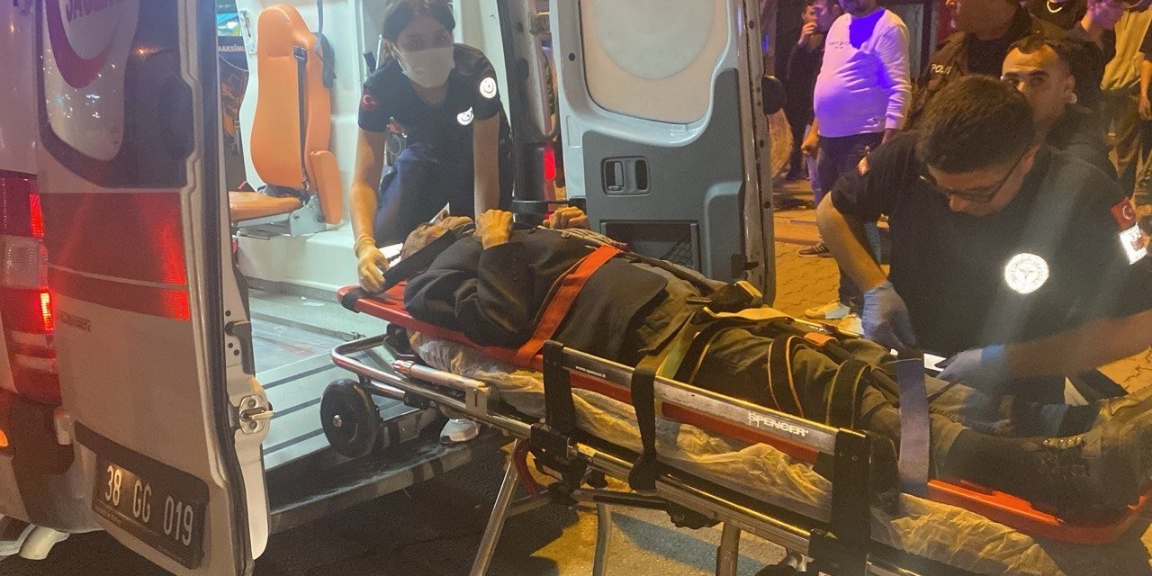 Motosiklet Yayaya Çarptı: 1 Yaralı