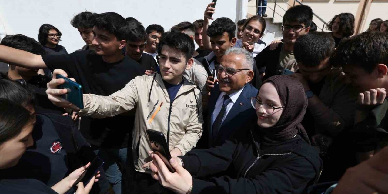 Kayseri Büyükşehir’den 18 Milyon Tl’lik Eğitim Desteği