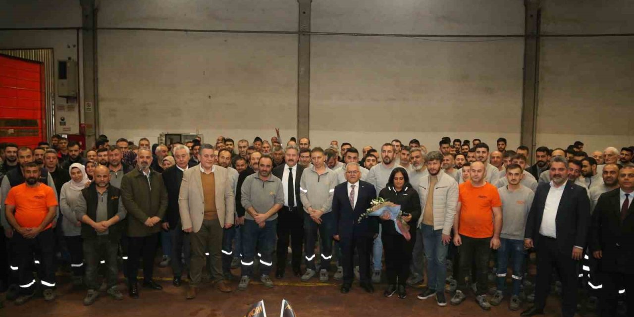 Başkan Büyükkılıç: “. Bu Güzel Şehri İhracatta Önemli Noktaya Getiren İşçi Kardeşlerimizin Alnından Öpüyorum”