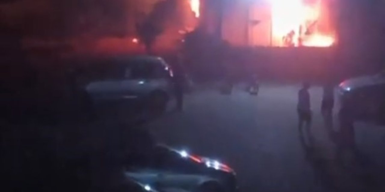 Yaşlı Adam Alev Alev Yanan Evde Hayatını Kaybetti