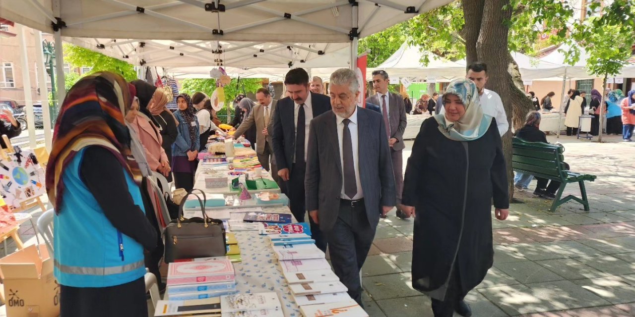 Eskişehir’de Hayır Çarşısı Açıldı