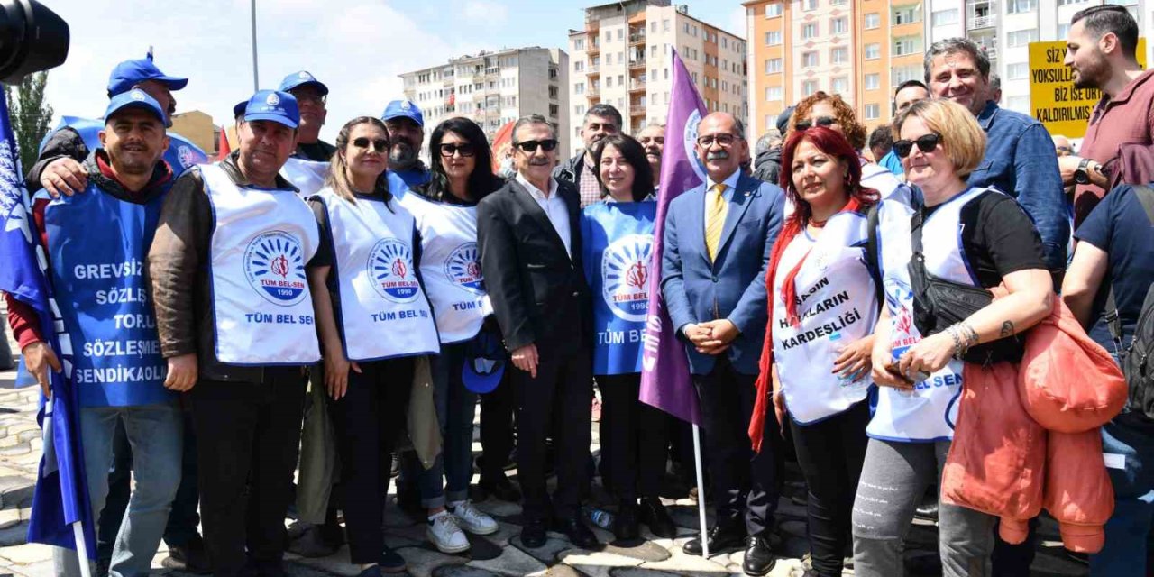 Başkan Ataç, 1 Mayıs’ı İşçilerle Kutladı