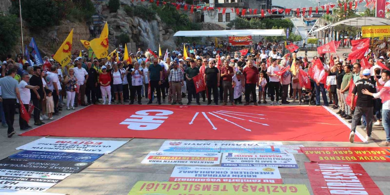 Alanya’da 1 Mayıs Kutlaması