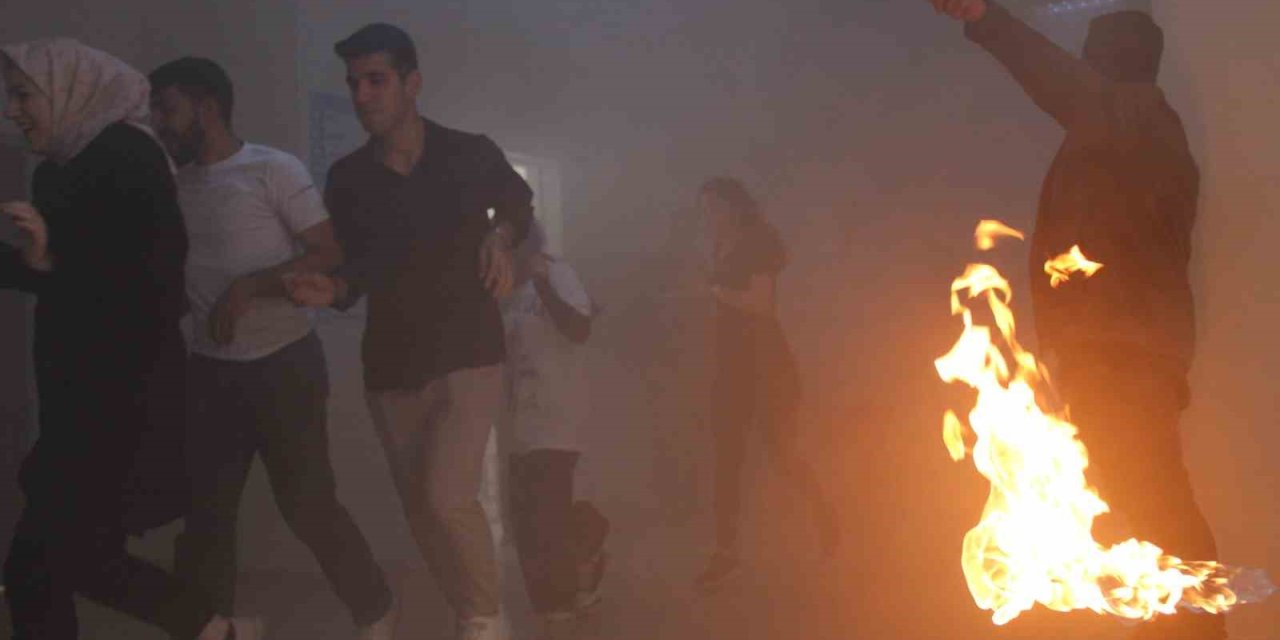 Büyükşehir İtfaiyesi’nden Üniversite Öğrencilerine Eğitim Ve Meslek Tanıtımı