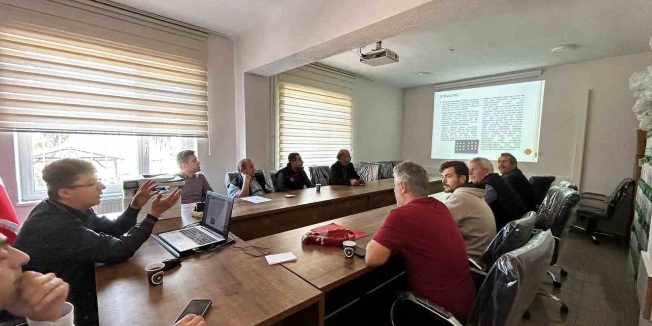 Konya’da Çiftçilere Yem Bitkisi Üretimi Anlatıldı