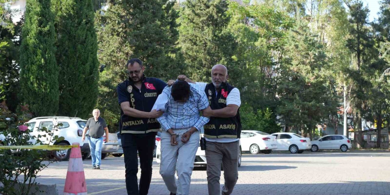 Evinde Ölü Bulunan Pakistanlı Kadının Oğlu Tutuklandı
