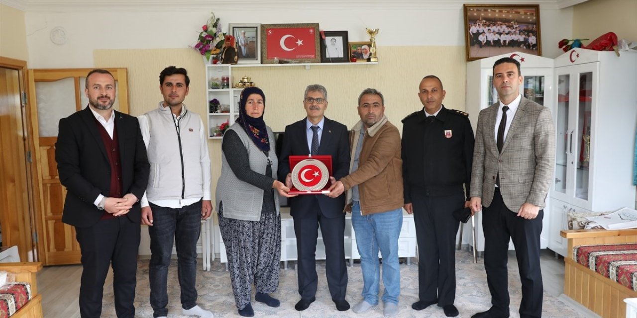 Vali Çelik, Nar, Gösterli Ve Kayırlı Köylerini Ziyaret Etti, Vatandaşların Taleplerini Dinledi