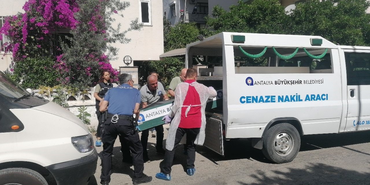 Otel Çalışanı Yatağında Ölü Bulundu