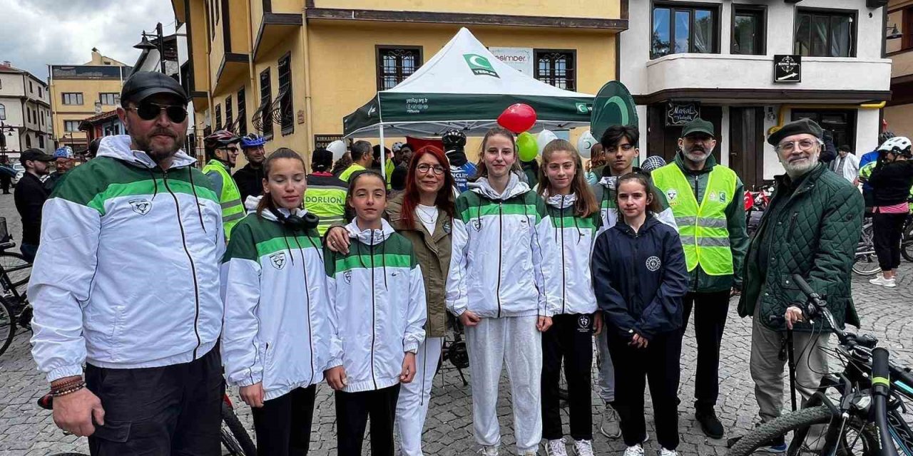 11. Geleneksel Yeşilay Bisiklet Turu’na Eskişehir’de Yoğun İlgi