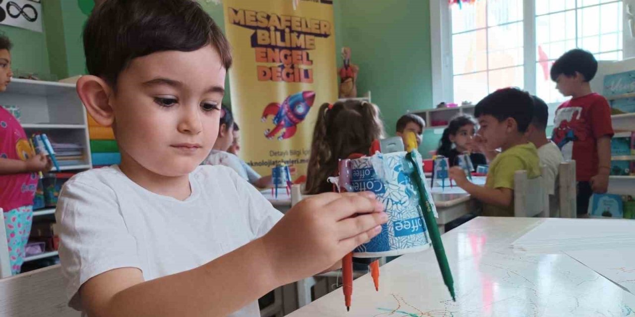 Mersin’de Minikler ’bilişim Haftası’nda Teknolojiyle Buluştu