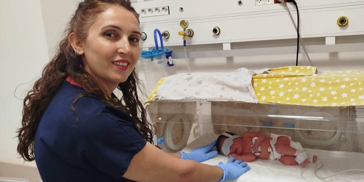 Terkedilen Bebeğe Hemşireler Annelik Yapıyor