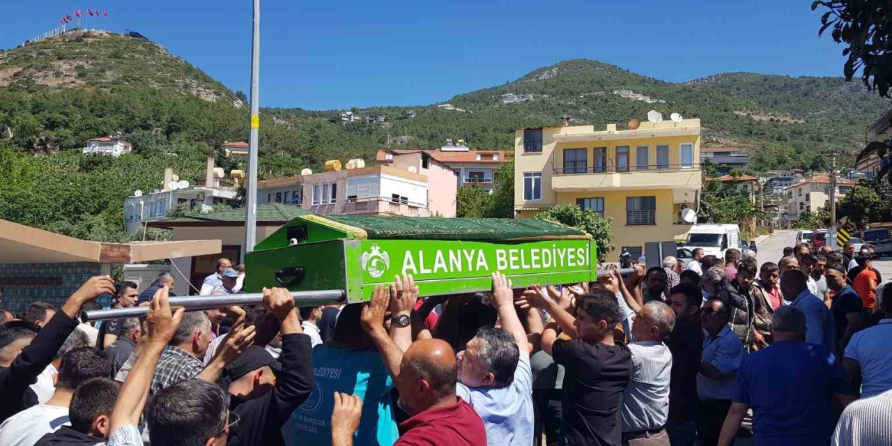 Kazanın Kardeşinden Ayırdığı 8 Yaşındaki Doruk Toprağa Verildi