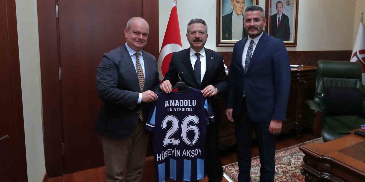 Anadolu Üniversitesi Spor Kulübü’nden Vali Aksoy’a Ziyaret