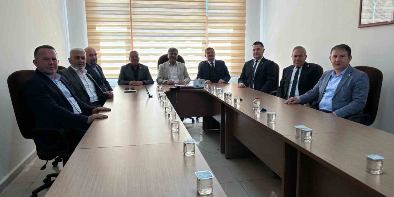 Niğde’de Ak Partili Meclis Üyeleri, Ak Partili Meclis Başkanının İstifasını İstedi