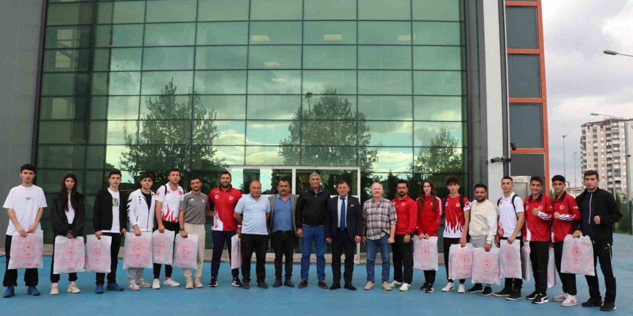 Kayserili Sporcular Antalya’dan Madalyalarla Döndü