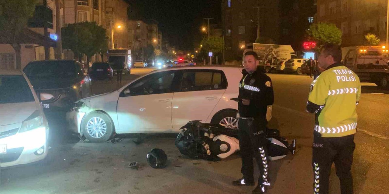 Otomobille Çarpışan Motosiklet Sürücüsü Ağır Yaralandı