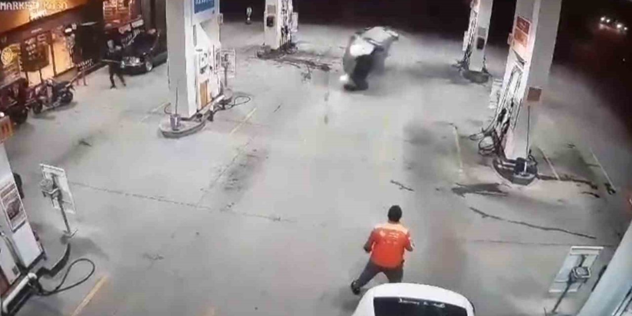 Bir Anda Akaryakıt İstasyonuna Girmeye Çalıştı, Ortalığı Savaş Alanına Döndürdü
