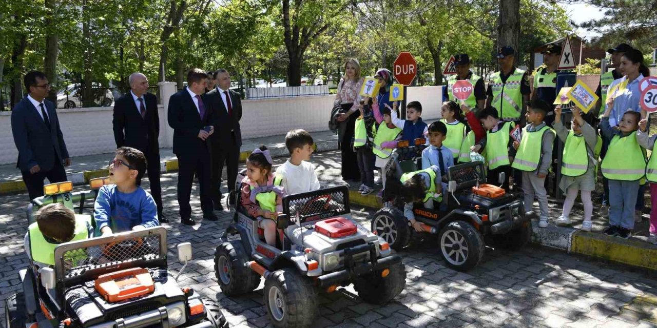 Karaman’da “karayolu Trafik Güvenliği Ve Karayolu Trafik Haftası” Etkinlikleri