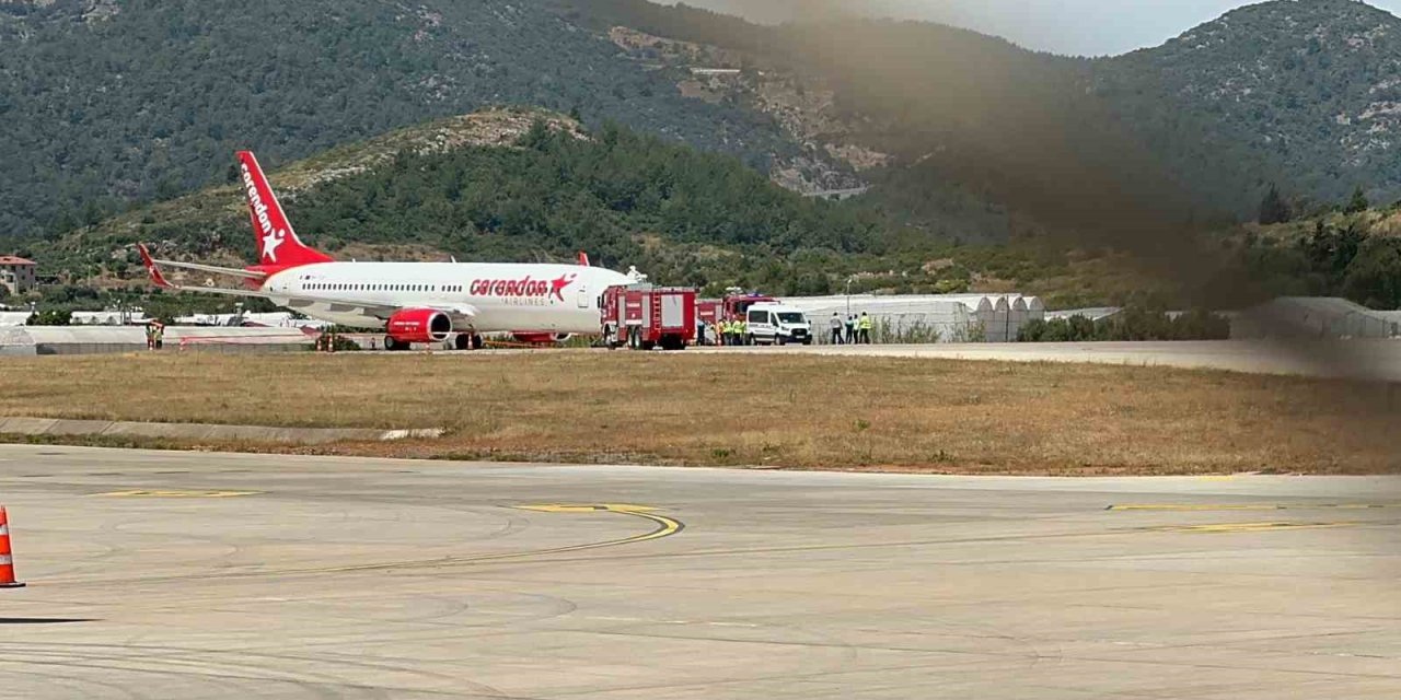 Gazipaşa Havalimanına İnen Yolcu Uçağının Lastiği Patladı