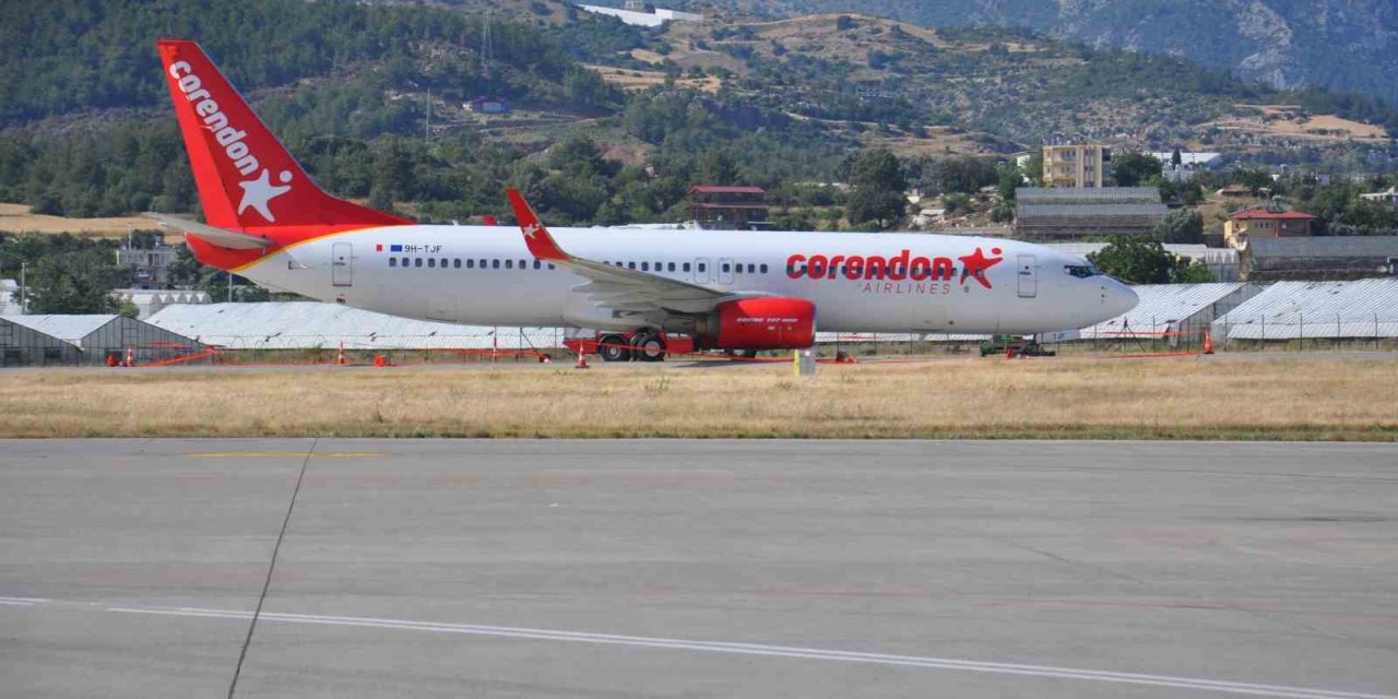 Gazipaşa-alanya Havalimanında Pist Temizleme Çalışmaları Başladı