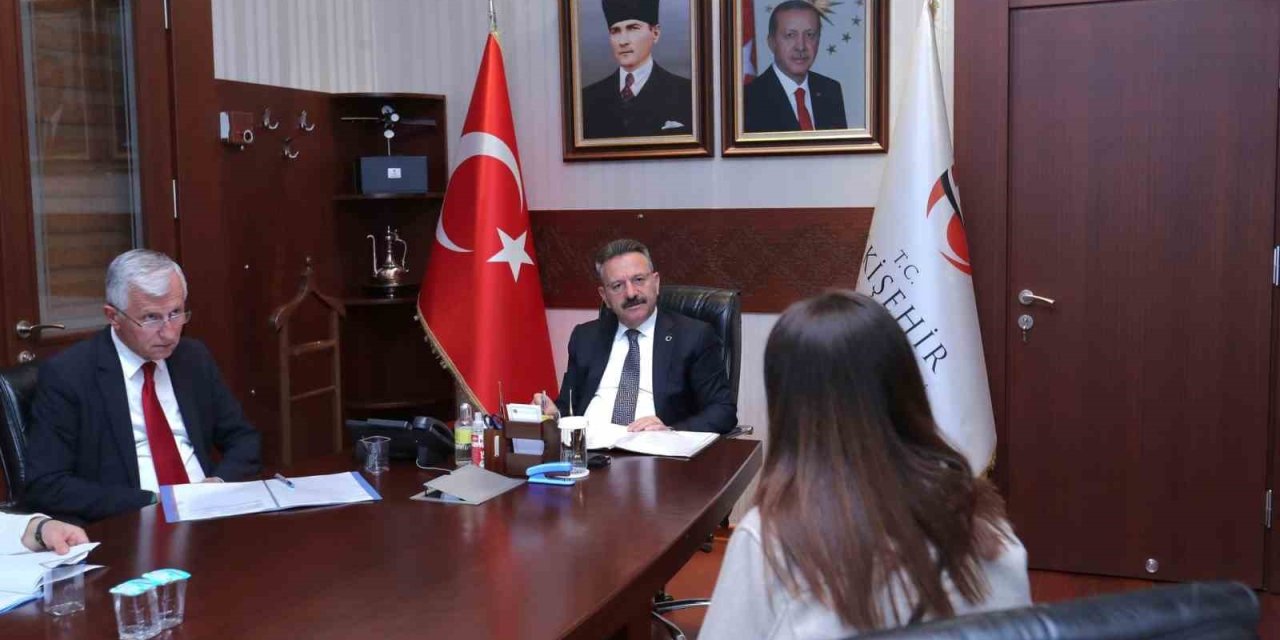 Vali Aksoy, Vatandaşların Sorunlarını Dinledi