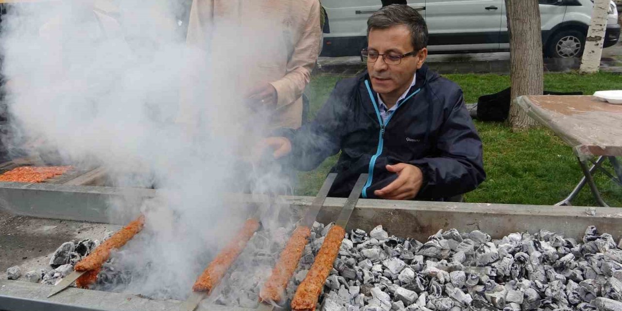 Engelli Vatandaşlar Mangalda Buluştu