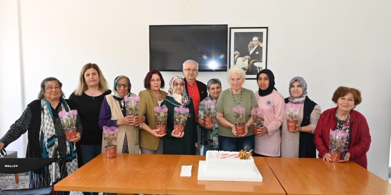 Kepez’de Anneler Günü’ne Özel Ziyaret