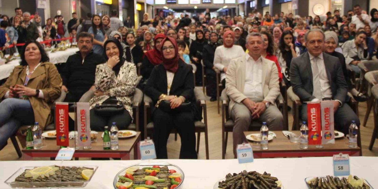 Kayserili Anneler En Güzel Yaprağı Sarmak İçin Yarıştı