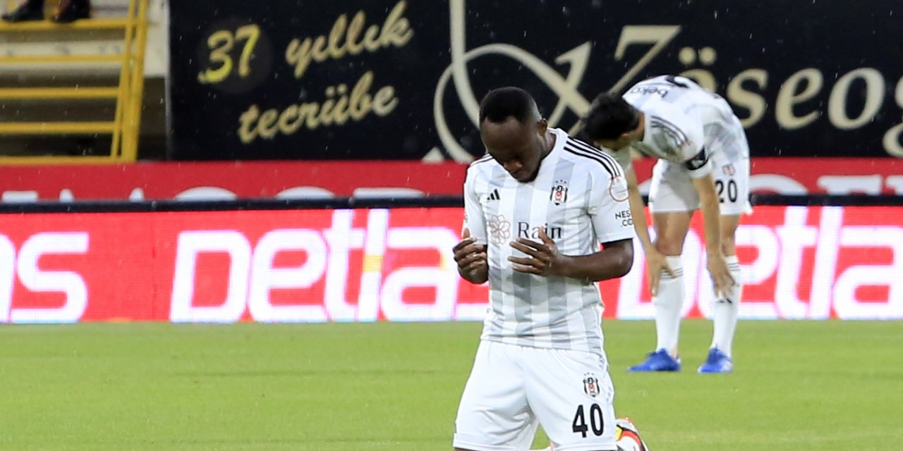 Trendyol Süper Lig: Alanyaspor: 0 - Beşiktaş: 0 (ilk Yarı)