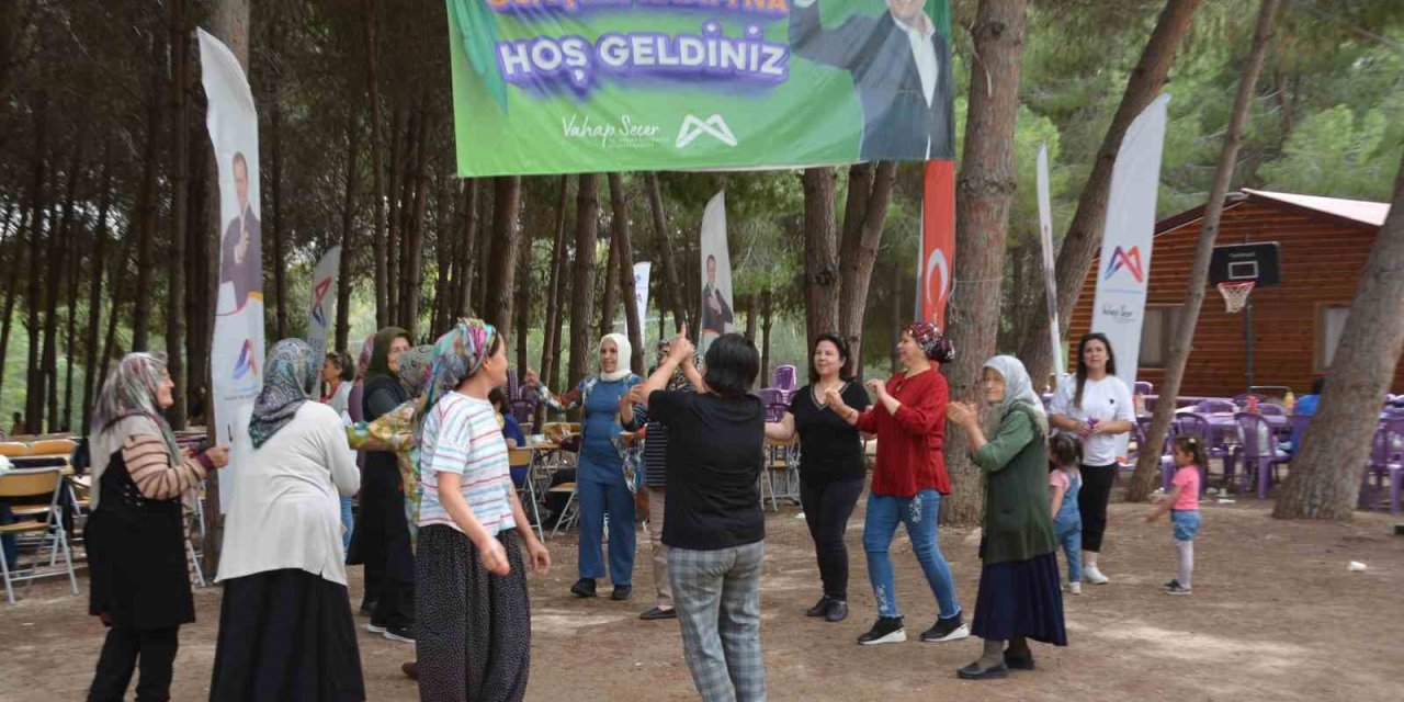 ’anneler Günü’, Mersin’in Dört Bir Yanında Kutlandı