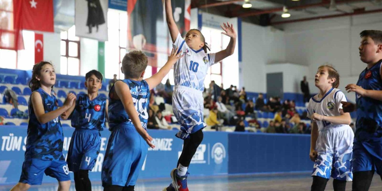 Odunpazarı Belediyesi, 19 Mayıs Spor Şenliği İle Genç Basketbolcuları Buluşturdu