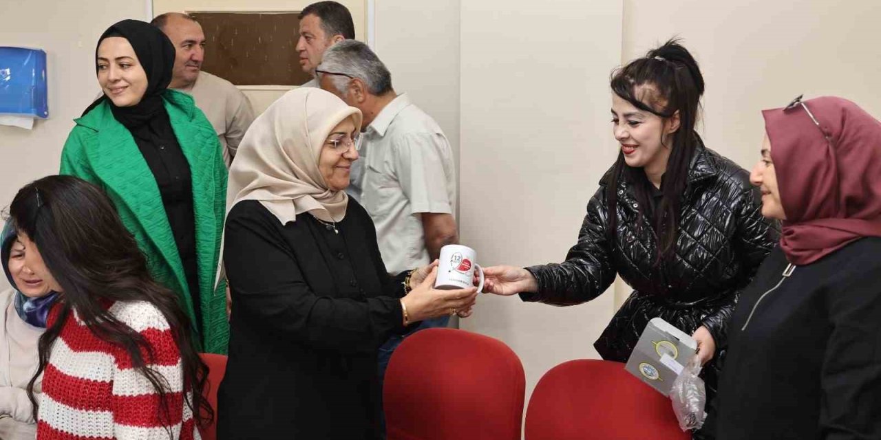 Başkan Yalçın Hemşireler Günü’nü Unutmadı