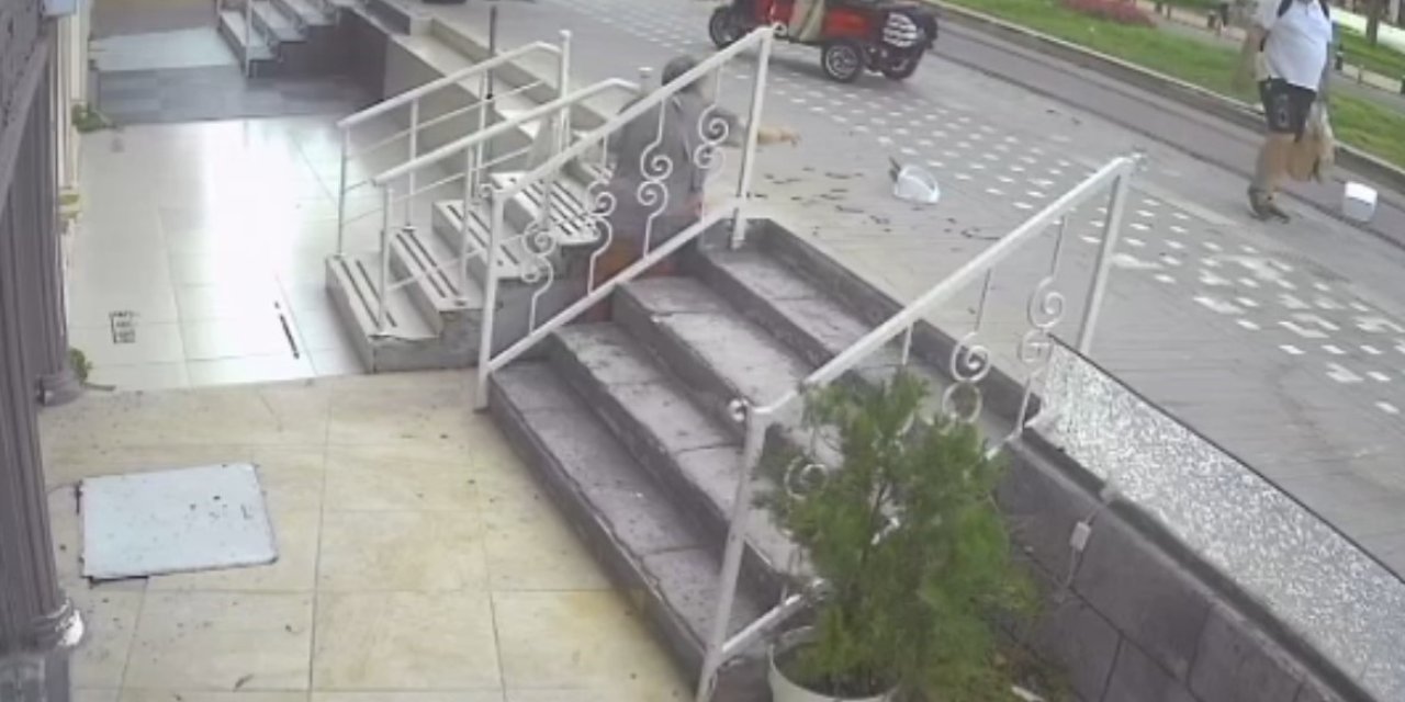 Apartmandaki Eşyalara Zarar Veren Bina Sakini, Diğer Apartman Sakinlerini Çileden Çıkardı