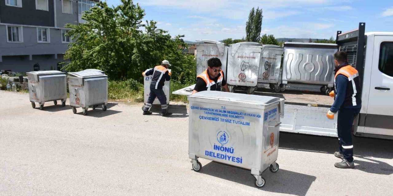 İnönü’de Çöp Konteynırları Yenileniyor
