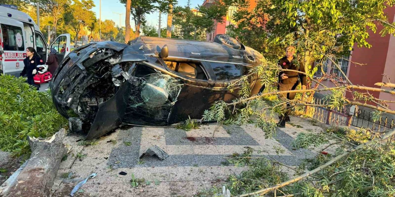 Aksaray'da Ehliyetsiz Sürücü Kazaya Neden Oldu: 2 Ağır Yaralı