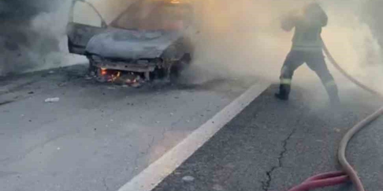 Seyir Halindeki Otomobil Yandı
