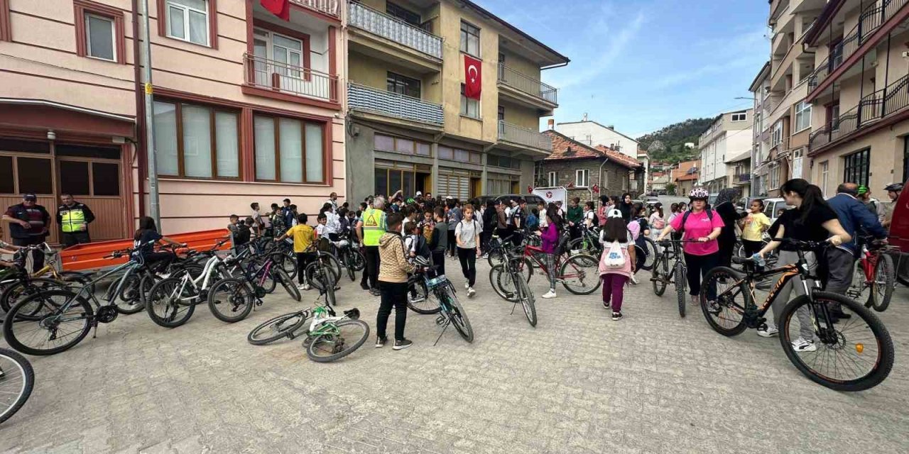 Huğlu’da “pedalla Genç Kal” Bisiklet Turu