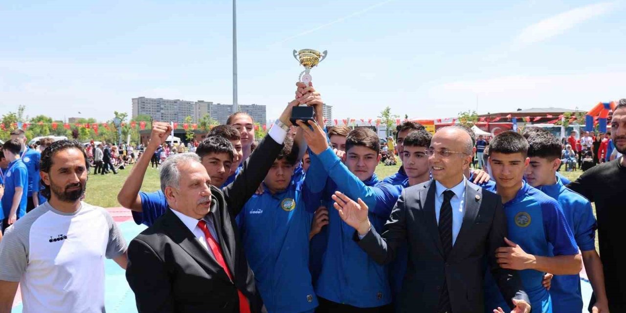 Sporcu Fabrikası Değil Şampiyonluk Fabrikası