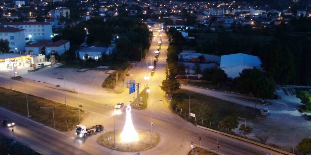 İnönü Ay Yıldızla Süslendi