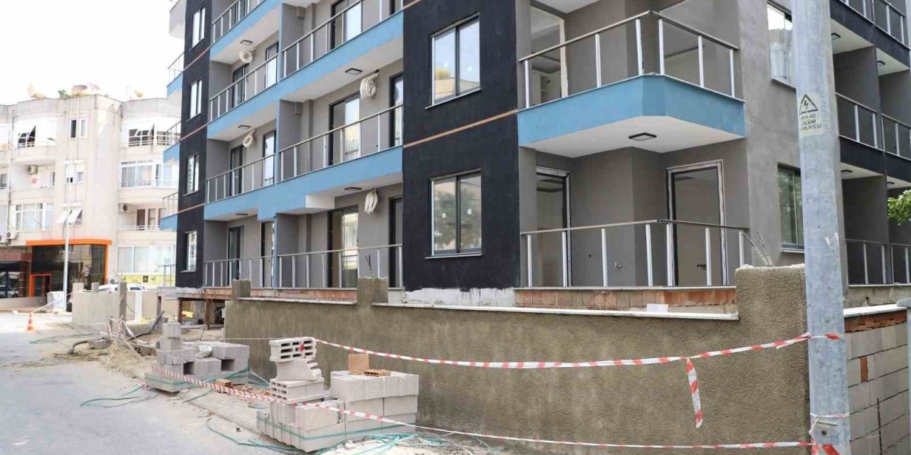 Alanya’da Kirişleri Kesilen Bina Mühürlendi