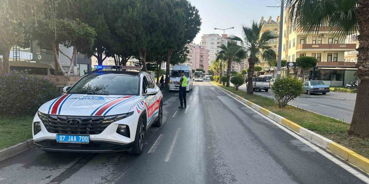 Jandarmadan 16 Araca Trafikten Men Cezası