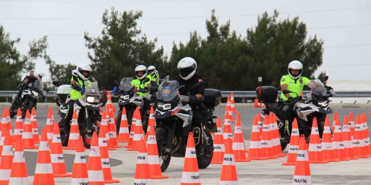 Motosikletli Trafik Polis Timleri Sertifikalarını Aldı
