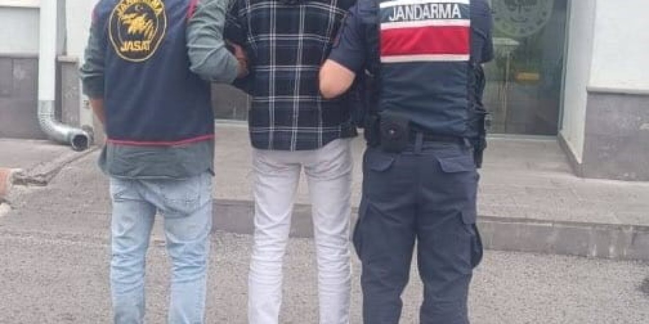 Suç Makinesi Aranan Şahıs Jandarmadan Kaçamadı