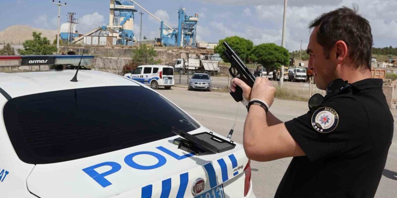 “tabanca Yok” Dedi, Kurusıkı Tabanca Çıktı