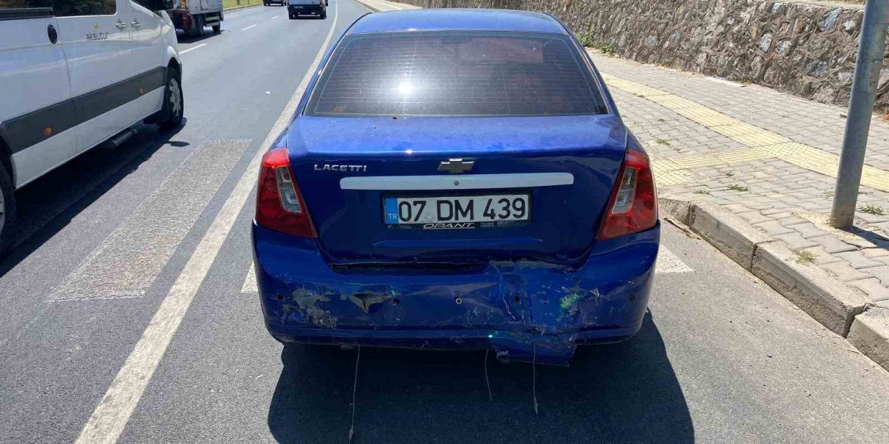 Seyir Halinde Önündeki Araca Çarptı