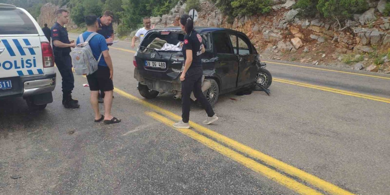 Kontrolden Çıkan Otomobil Bariyerlere Çarptı: 1 Ölü