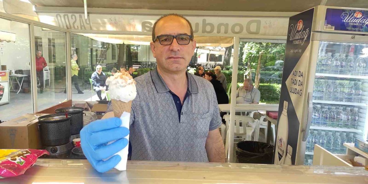 Eskişehir’de Havaların Isınmasıyla Dondurmaya Rağbet Arttı